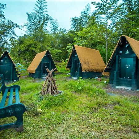Shining Caves Resort In Anaikatti By Voye Homes Varagampadi Buitenkant foto
