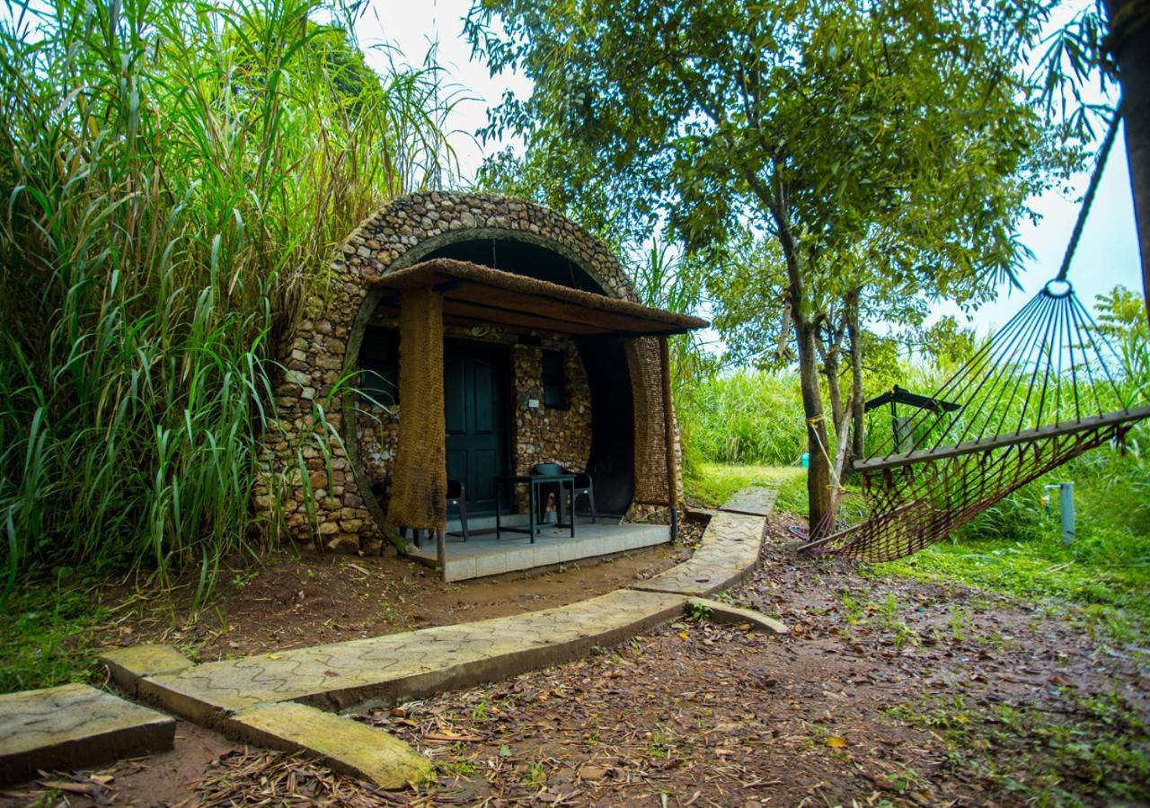 Shining Caves Resort In Anaikatti By Voye Homes Varagampadi Buitenkant foto