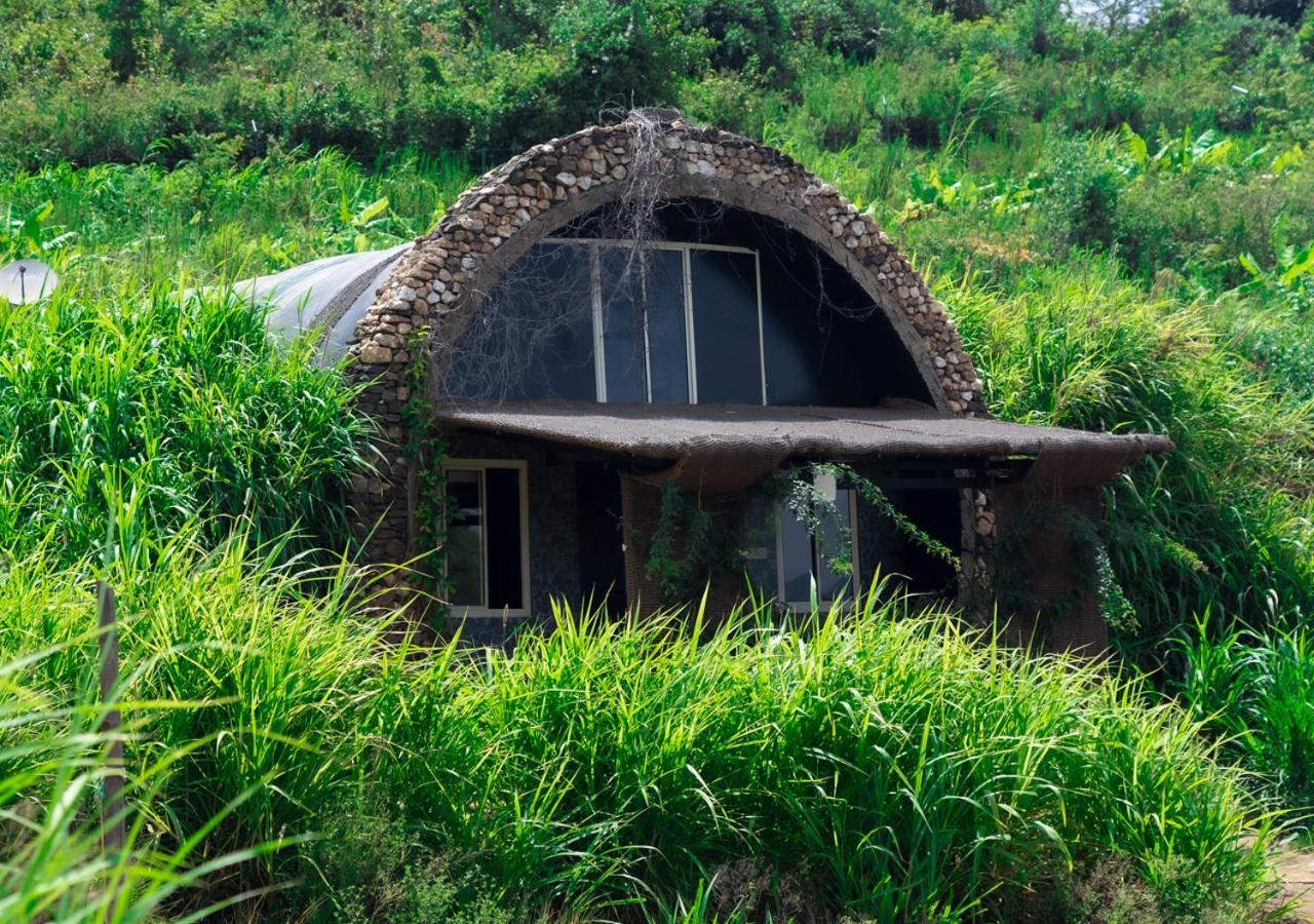 Shining Caves Resort In Anaikatti By Voye Homes Varagampadi Buitenkant foto